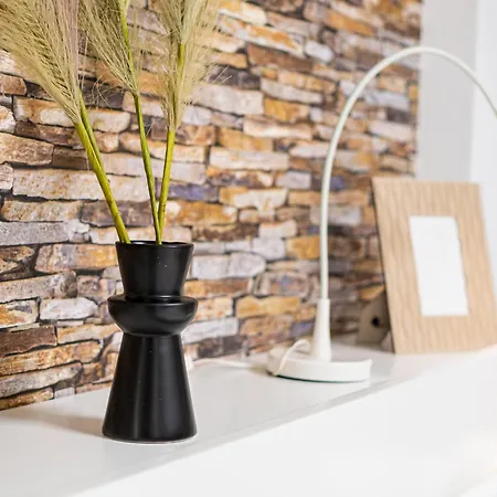 Scenic With Boulevard Views Apartment