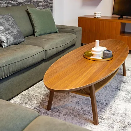 Scenic With Boulevard Views Apartment *