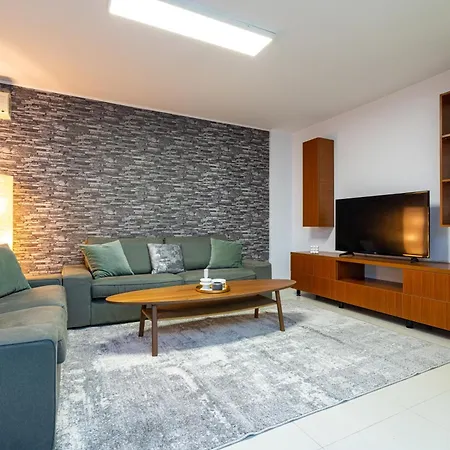 Scenic With Boulevard Views *