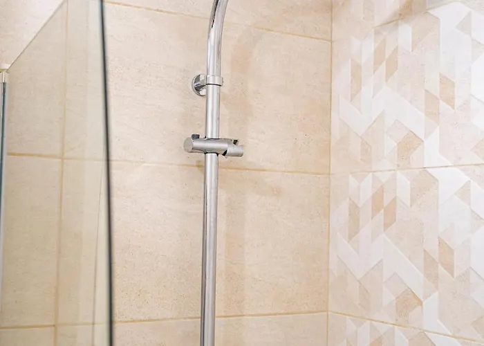 Scenic With Boulevard Views * Bukarest