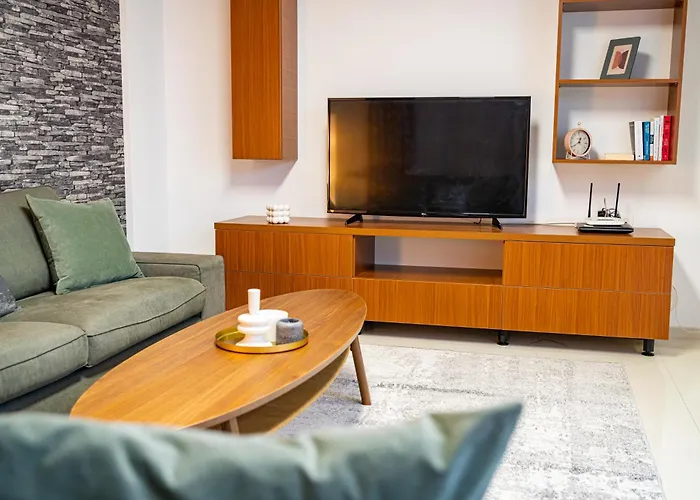 Scenic With Boulevard Views * Bukarest