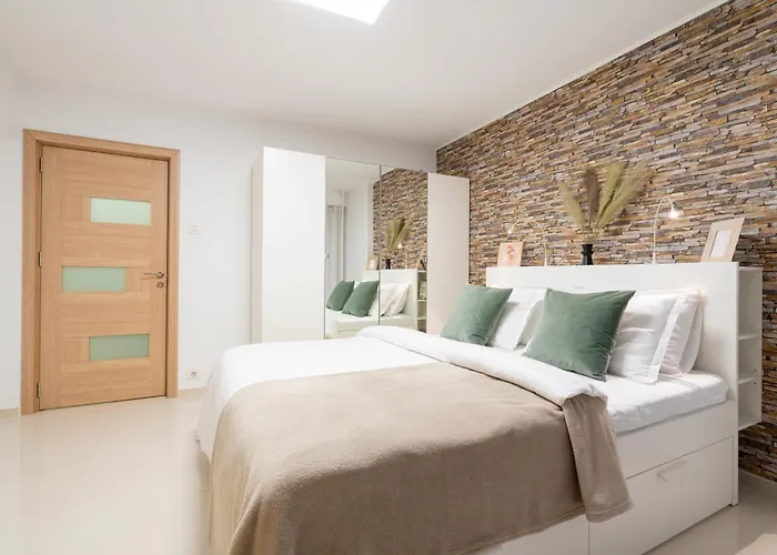 Scenic With Boulevard Views Apartman *