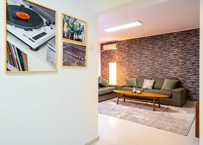 Scenic With Boulevard Views Bukarest