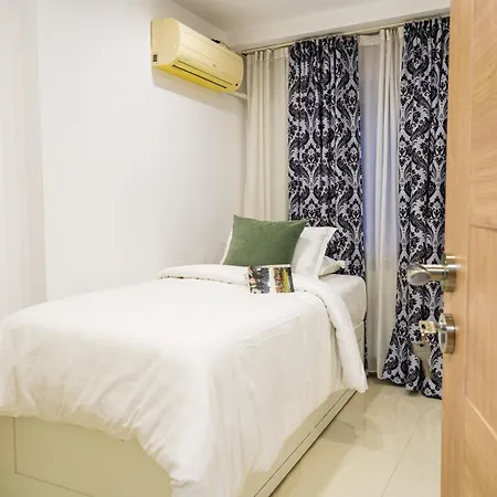 Scenic With Boulevard Views Appartement Boekarest