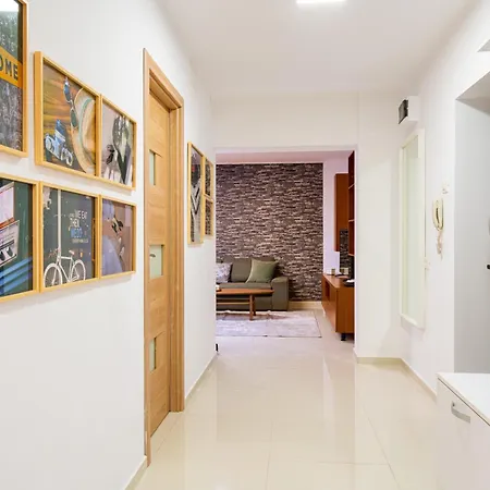 Appartement Scenic With Boulevard Views *