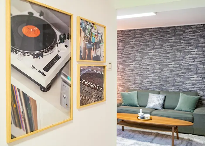 Апартаменти Scenic With Boulevard Views