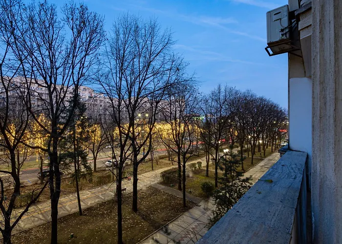 Scenic With Boulevard Views Бухарест