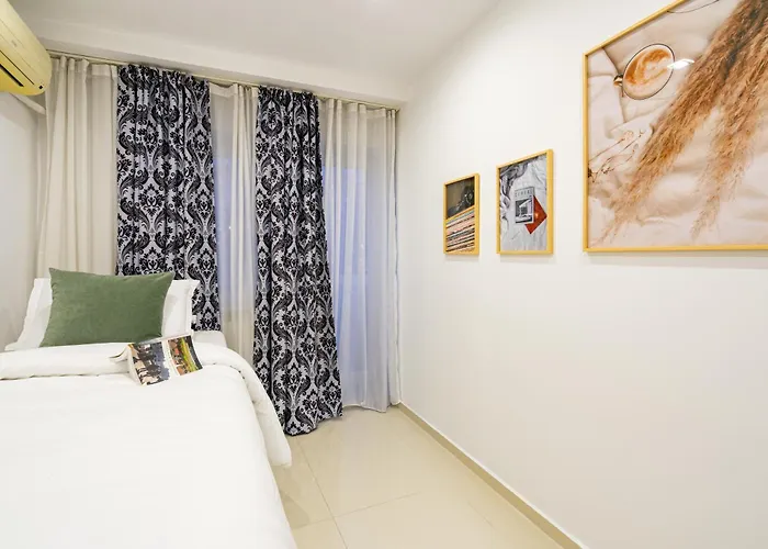 Scenic With Boulevard Views Апартаменти Бухарест